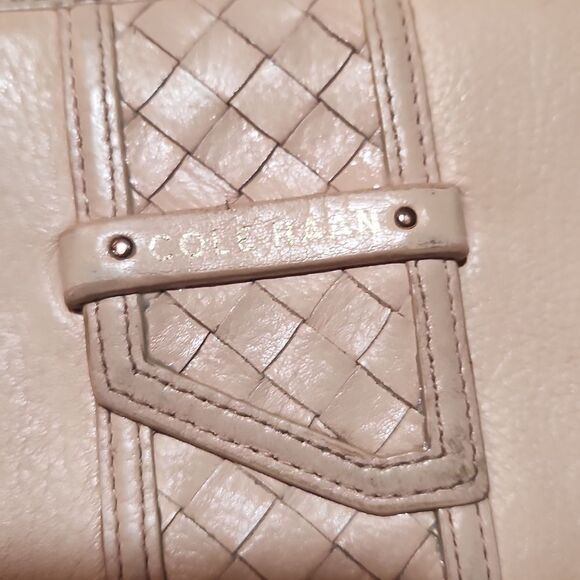 Vintage Cole Haan Peachy Cream Zip Around Wallet - Picture 2 of 8